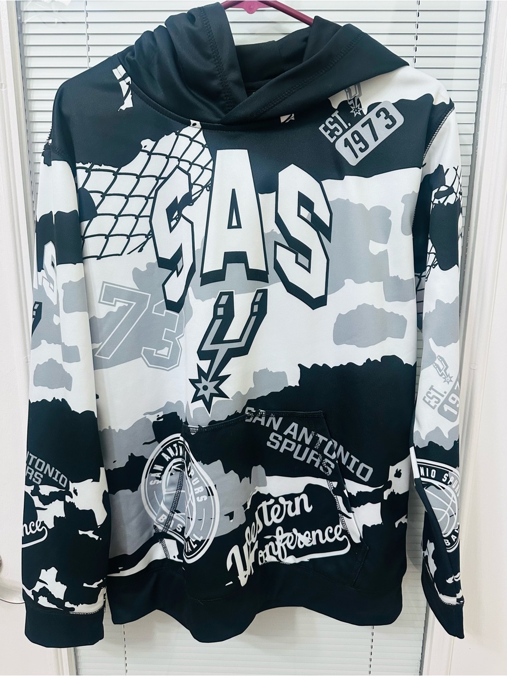 NBA San Antonio Spurs Black & Gray Graphic hooded Sweater